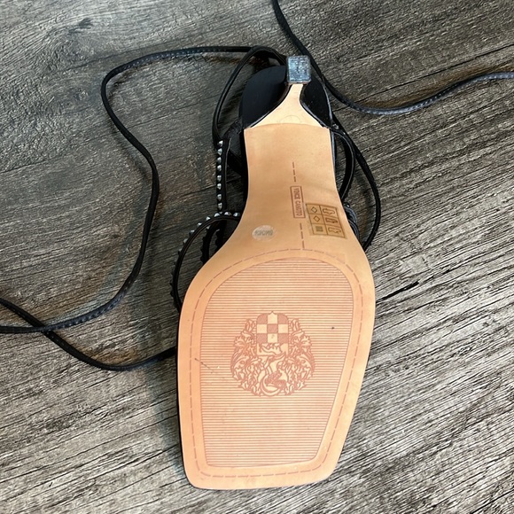 Vince Camuto Amarina heeled sandal, please refer to picture for size - Picture 11 of 16